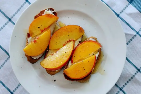 Ricotta-Peach-Crostini