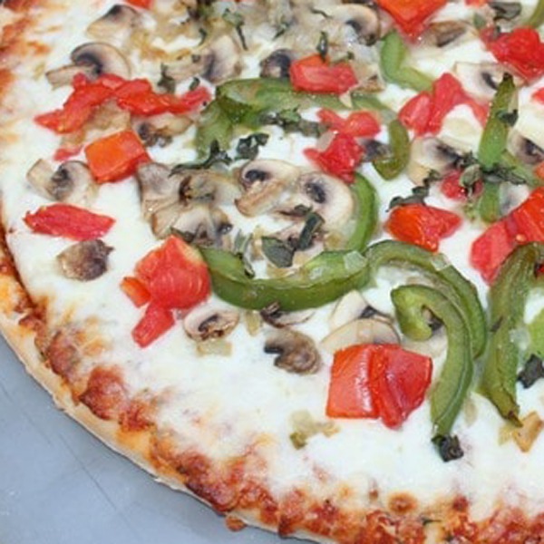 Easy-and-Delicious-Semi-Homemade-Pizza-by-virginia-sweet-pea.com