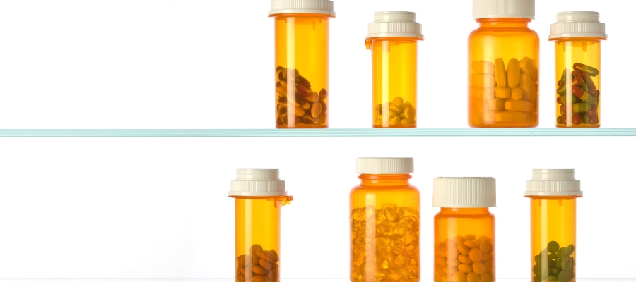 How-to-Organize-the-Medicine-Cabinet (900 x 400 px)