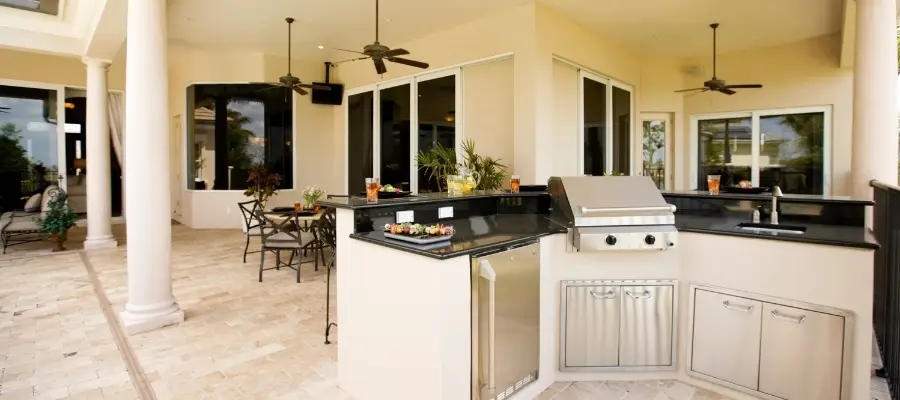 How-to-enhance-your-outdoor-kitchen (900 x 400 px)