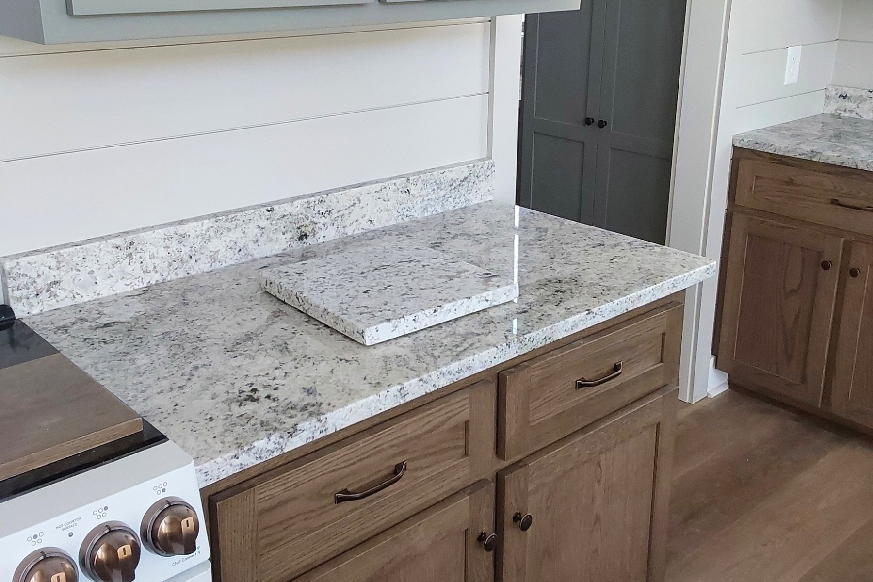 What Causes the Veins in Natural Stone Countertops
